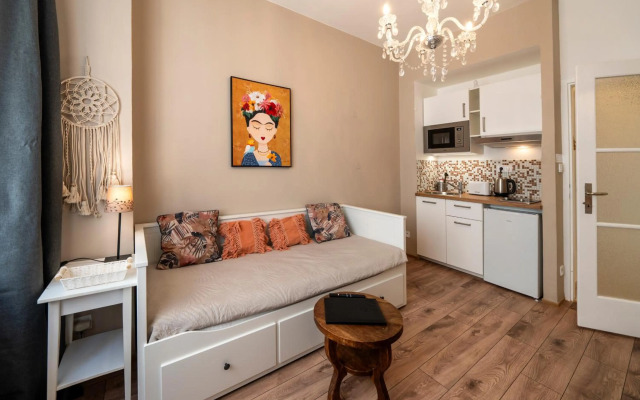 Studio Apartment - Tower Petrin