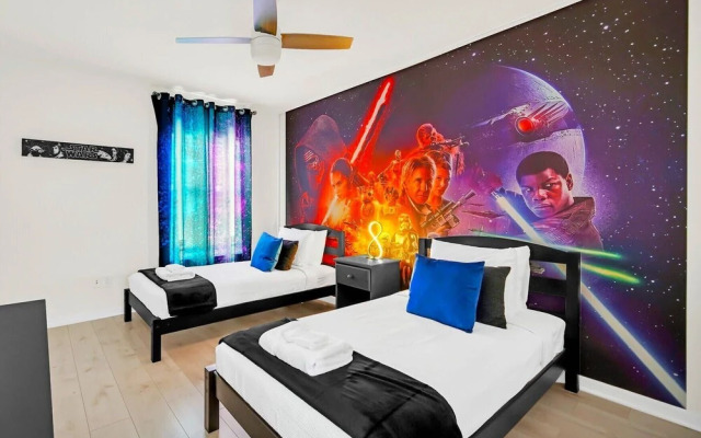 Lake View Getaway: Pool, Game Room, Theming!