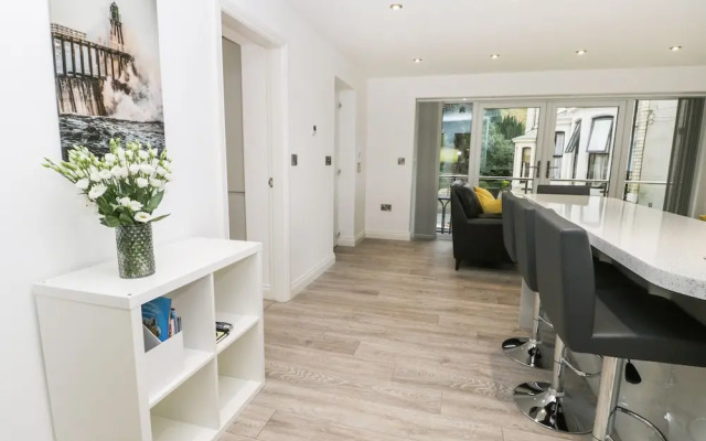 The Office Gardens, Apartment 1