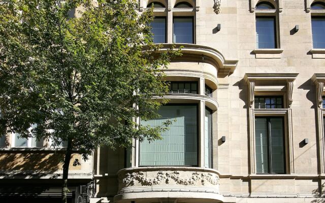 Raphael Suites