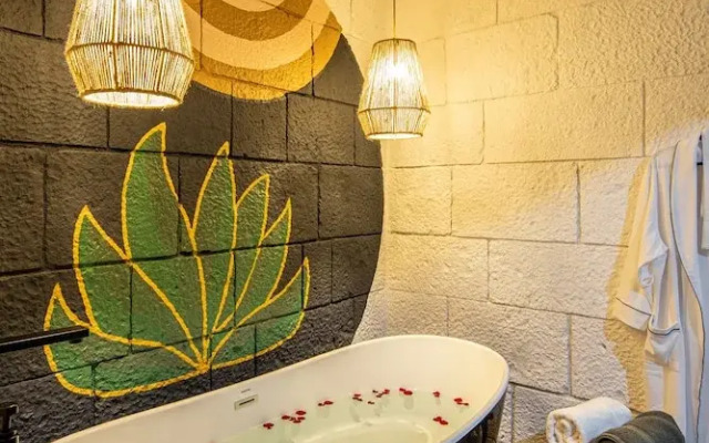 Rooftop Hot Tub 3 levels 5br in Villa
