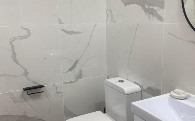 71 East Apart Hotel