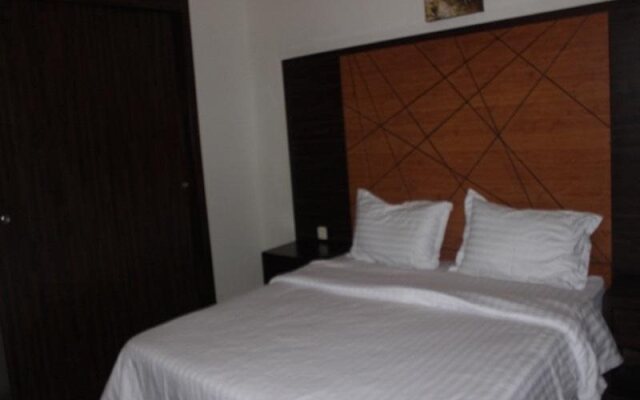 Ramada-Sa Ishbilya Apartment