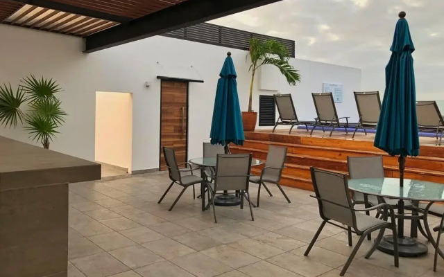 3-br Condo, Partial Ocean View, 2blocks From Ocean