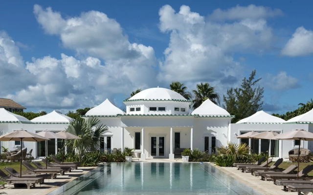 La Bougainvillea Estate 12 Bedroom Duplex