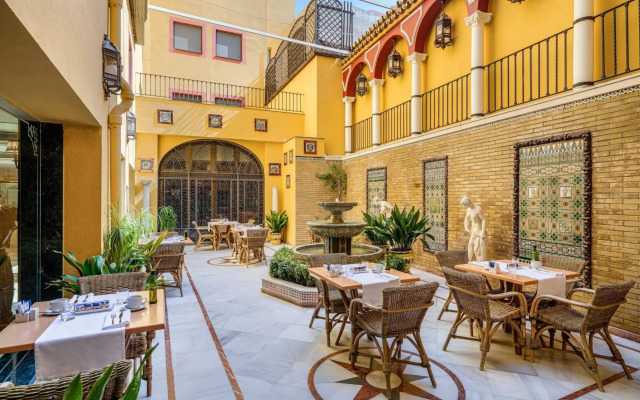 H10 Corregidor Boutique Hotel