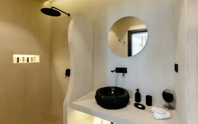 Lackos Luxury Suites