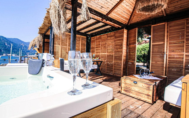 Orka Lotus Beach