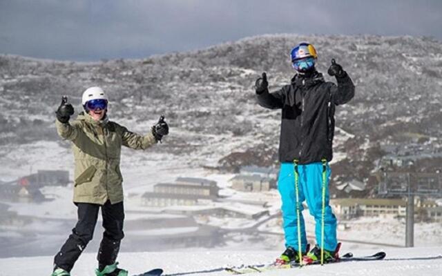 'Matilda' - Spacious & centrally located with great lake views