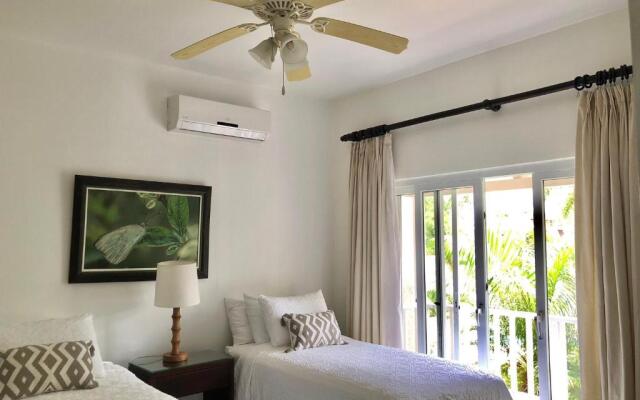 Cosy 4bdr beach house in Ochio Rios