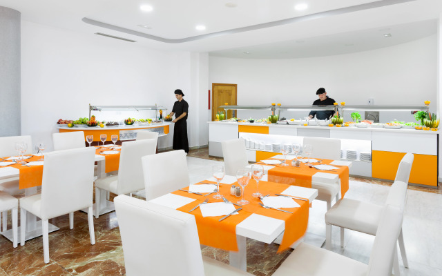 Playa Real Resort