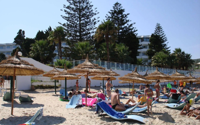Hotel Corniche Palace