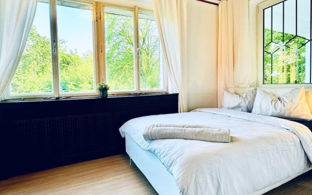 Cozy Garden Villa near Danube For 16P