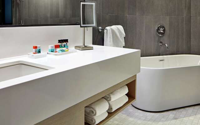 The Statler Dallas Curio Collection By Hilton