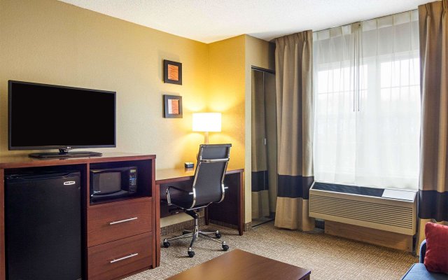Comfort Inn & Suites Grafton - Cedarburg