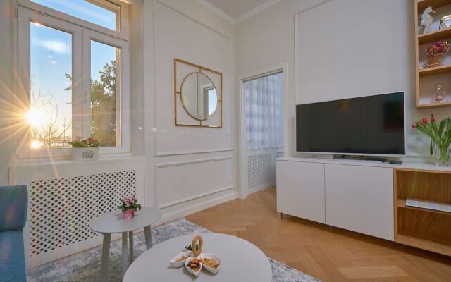 Salve Luxury Apartment by Litto