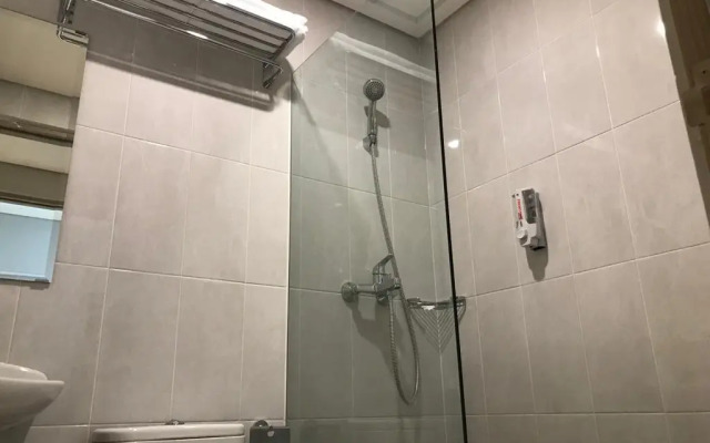 Front One Hotel Gresik