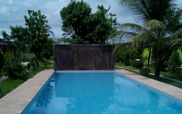 Ban Pool Green View Resort