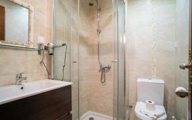Flores Terrace Apartment