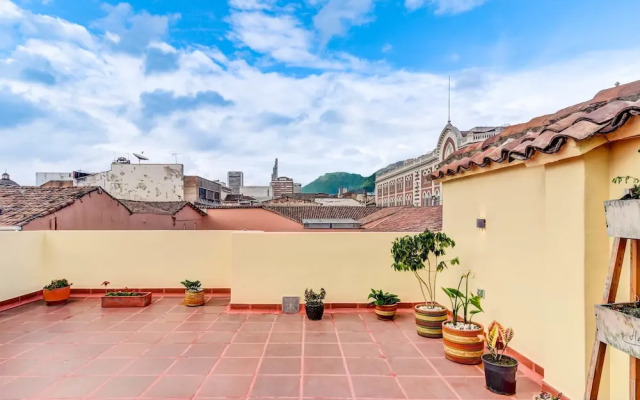 Chic 4BR Getaway in Vibrant La Candelaria