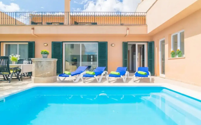 Goixa in Lloseta With 3 Bedrooms and 2 Bathrooms