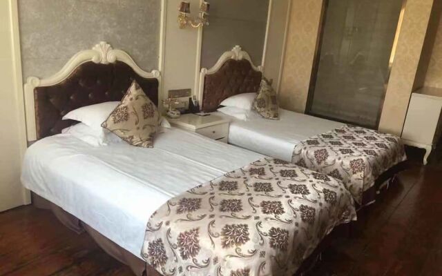 Jiaxing Yijiangnan Holiday Hotel