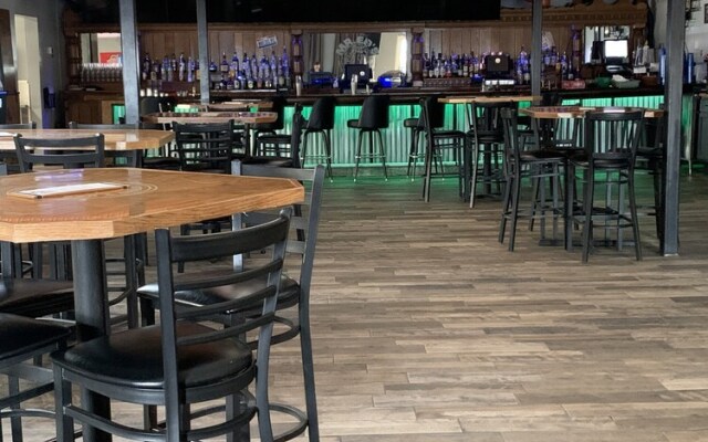 Commodore Perry Inn and Suites