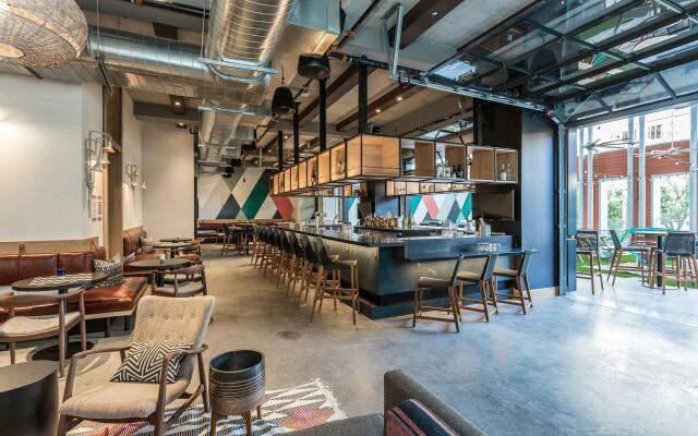 Aloft Austin Downtown