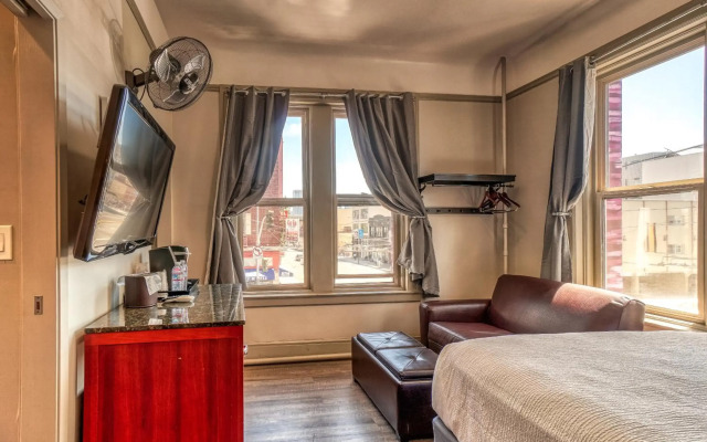 Ram's Hotel