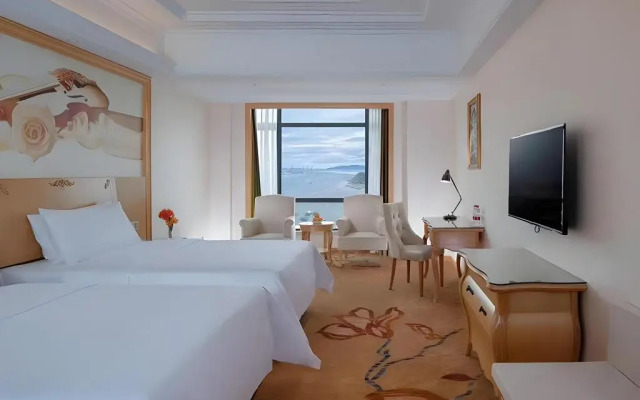 Vienna International Hotel (Huizhou Daya Bay Coastal Park Branch)