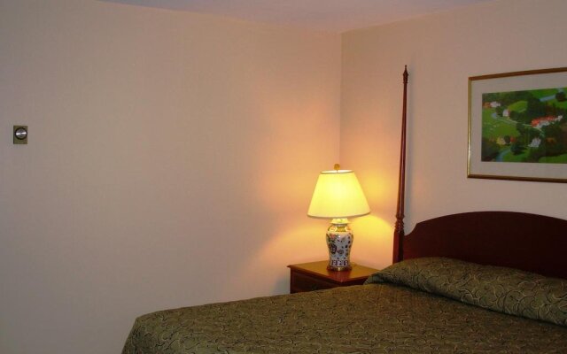 Red Carpet Inn On The Lake