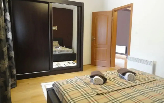 Center Budva Holiday Home