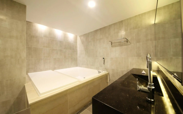 Premium AVA Hotel Sasang