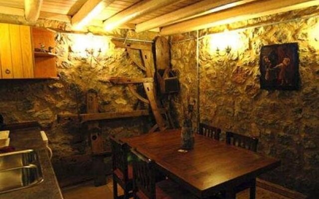 Alexandros Guesthouse