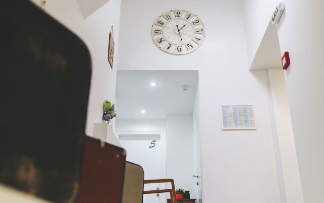 Tia Apartments and Rooms
