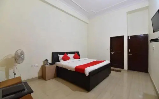 Sandalee Comforts by OYO Rooms