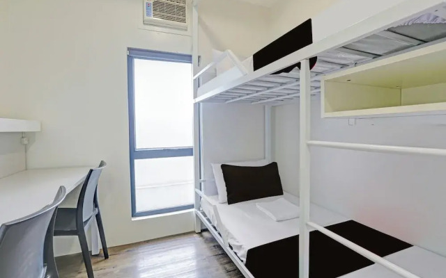 MyTown Madrid, Classy Hostel Bunkbeds Makati Metro Manila