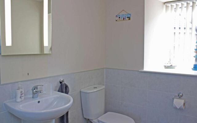 Apartment 8, The Granary