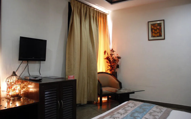OYO Rooms Hauz Khas District Park