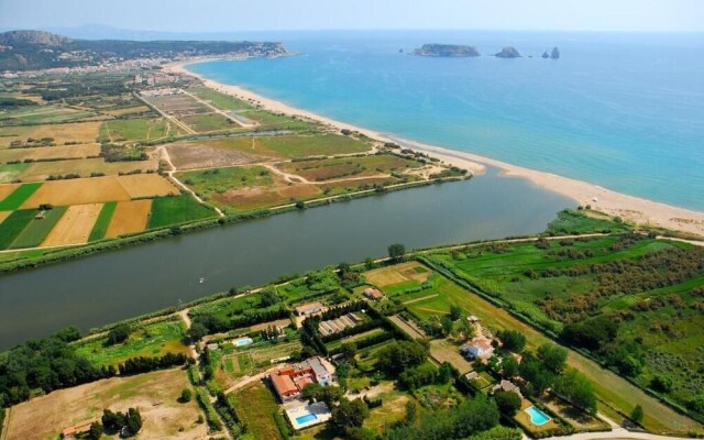 Apartamentos Hostal La Gola