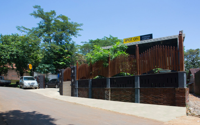 SPOT ON 2761 Pondok Kartini