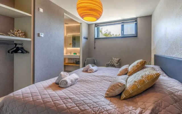 Modern, Luxurious and Sustainable Nature Villa