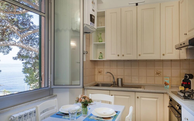 Quinto Seaview Apartment