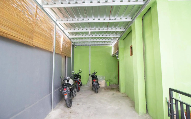 OYO 3707 Halona Guesthouse