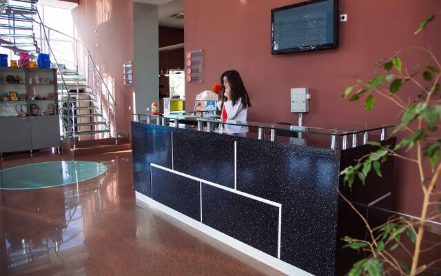 Mandarin Hotel & Fitness Center