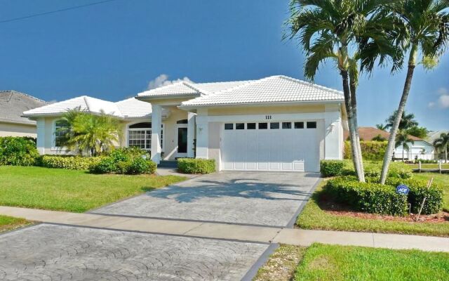 Luxuriously Furnished Waterfront Home With Pool/spa