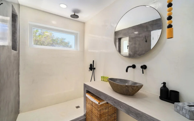 Eolithos Suites
