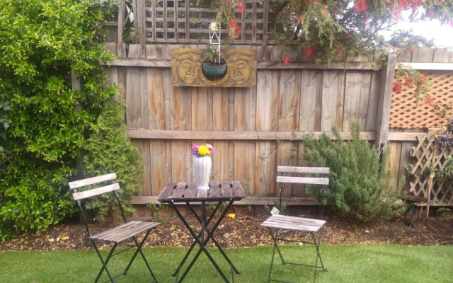 Abbotsford Private Rooms & Pods @ 15 Charles Homestay
