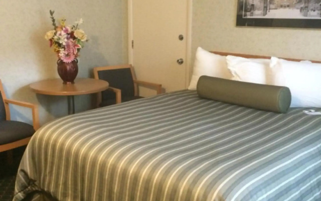 Travelodge by Wyndham Winnipeg East