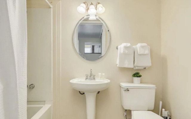 Galveston Historic Strand Loft 204